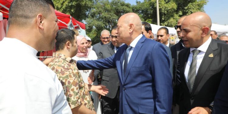 محافظ القاهرة يفتتح معرضي “أهلًا مدارس والسلع الغذائية” بحى السلام أول بمشاركة حزب حماة وطن .. صور