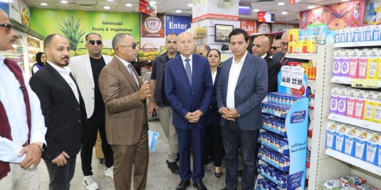 محافظ القاهرة يفتتح معرضي “أهلًا مدارس والسلع الغذائية” بحى السلام أول بمشاركة حزب حماة وطن .. صور