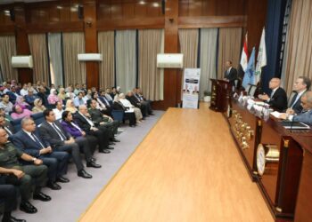 محافظ القاهرة ورئيس جهاز التنظيم والإدارة يفتتحان الدورة الثانية لتأهيل الكوادر والوظائف القيادية