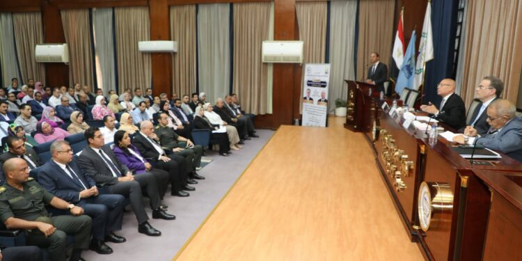 محافظ القاهرة ورئيس جهاز التنظيم والإدارة يفتتحان الدورة الثانية لتأهيل الكوادر والوظائف القيادية
