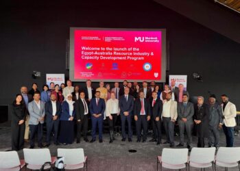 وزير البترول المهندس كريم بدوى وجانب من برنامج جامعة مردوخ الأسترالية