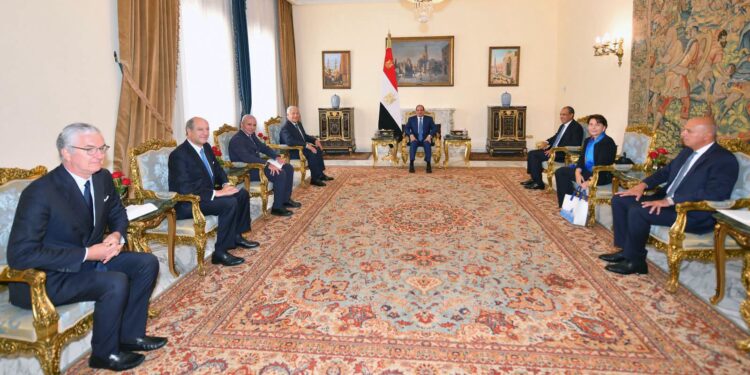 الرئيس عبد الفتاح السيسى وجانب من اللقاء