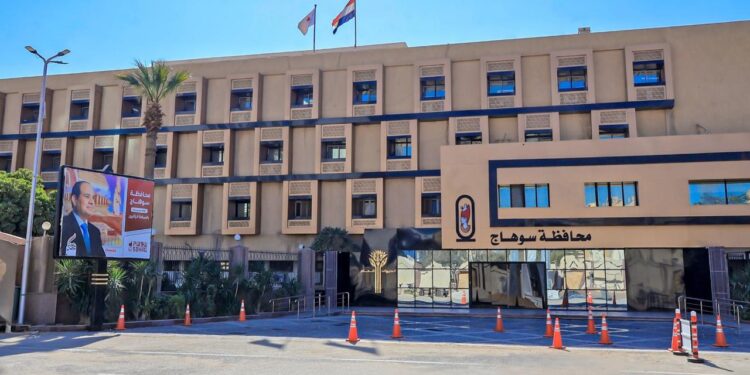 محافظة سوهاج تنفي وقف تراخيص البناء: مستمرون في تقديم التيسيرات للمواطنين