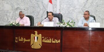 «لا تعطيل لطلبات المواطنين».. محافظ سوهاج يوجه بتسريع منظومة التقنين