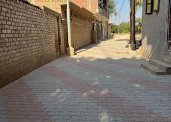 محافظ سوهاج يوجه بسرعة تطوير الطرق.. متابعة أعمال الإنترلوك في أم دومة بطما