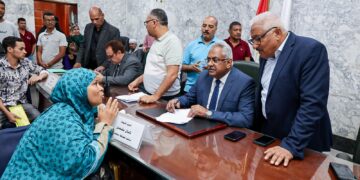 في اللقاء الجماهيري الأسبوعي.. نائب محافظ سوهاج يوجه بسرعة حل مطالب المواطنين