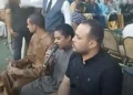 في مشهد إنساني.. شيخ يتلو القرآن في عزاء صديق والده بعد رحيله داخل عزاء صديقه ببني سويف