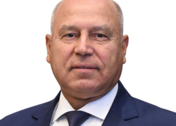 الفريق كامل الوزير وزير النقل
