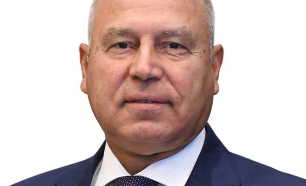 الفريق كامل الوزير وزير النقل
