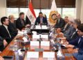 المهندس خالد هاشم وزير الصناعة وجانب من اللقاء