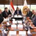 المهندس خالد هاشم وزير الصناعة وجانب من اللقاء