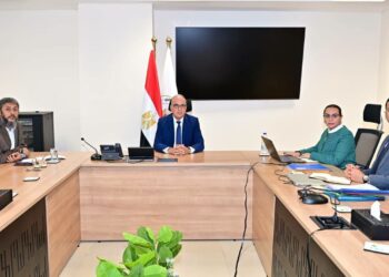 الدكتور هانى سويلم وزير الرى وجانب من الاجتماع