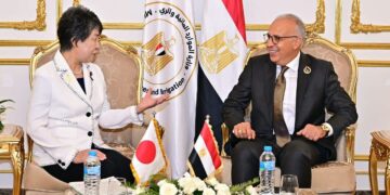 وزير الرى وجانب من اللقاء