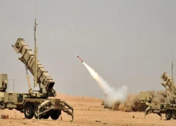 الحوثي يستهدف العمق السعودي.. كيف تغير الصواريخ فائقة السرعة قواعد المواجهة | فيديو