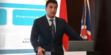 المهندس خالد هاشم وزير الصناعة