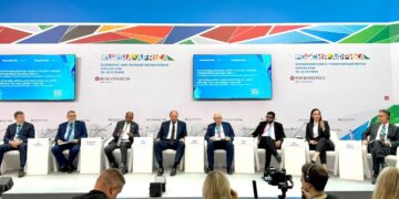 وزير التموين بموسكو: نرحب بمشروعات مشتركة مع روسيا وأفريقيا.. ونبحث إنشاء مركز لوجستي عالمي للحبوب والزيوت