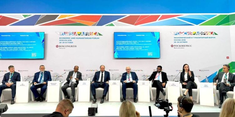 وزير التموين بموسكو: نرحب بمشروعات مشتركة مع روسيا وأفريقيا.. ونبحث إنشاء مركز لوجستي عالمي للحبوب والزيوت