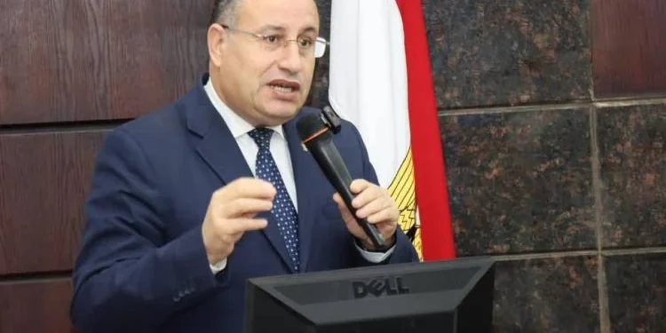الدكتور عبد العزيز قنصوة وزير التعليم العالى