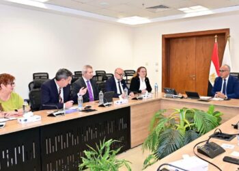 الدكتور هانى سويلم وزير المراد المائية والرى وجانب من اللقاء