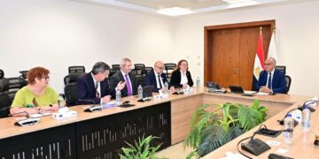 الدكتور هانى سويلم وزير المراد المائية والرى وجانب من اللقاء