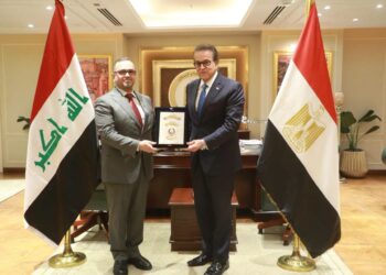 الدكتور خالد عبد الغفار وزير الصحة والسكان ونظيره العراقى