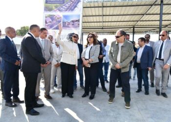 وزيرة التنمية المحلية وحانب من الجولة