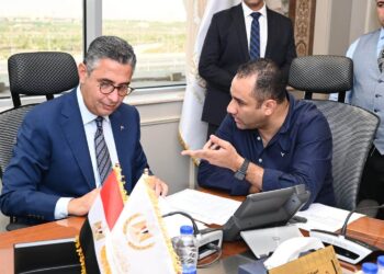 النائب أحمد علي إبراهيم يلتقي بوزيري التموين والصحة لبحث تظلمات بطاقات التموين ومتابعة معدلات تنفيذ مستشفي المرج العام