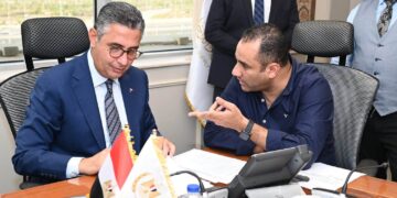 النائب أحمد علي إبراهيم يلتقي بوزيري التموين والصحة لبحث تظلمات بطاقات التموين ومتابعة معدلات تنفيذ مستشفي المرج العام