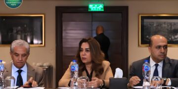 وزيرة التنمية المحلية تعقد اجتماعاً للانتقال بإدارة المخلفات من الإطار التشريعي إلى مرحلة التنفيذ العملي