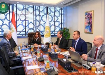 وزيرة التنمية المحلية والبيئة تبحث تطوير مركز السلام لمكافحة التلوث البحري بشرم الشيخ