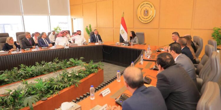وزيرة التضامن الاجتماعي تترأس اجتماع مجلس إدارة صندوق نظام تأمين الأسرة .. نعمل علي دعم استقرار الأسر المستفيدة