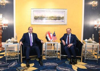 ملك ماليزيا خلال زيارة السيسي : دفعة قوية للعلاقات الممتدة بين البلدين وسط إشادة بدور الأزهر الشريف .. والسيسي يدعو الملك السلطان إبراهيم لزيارة مصر