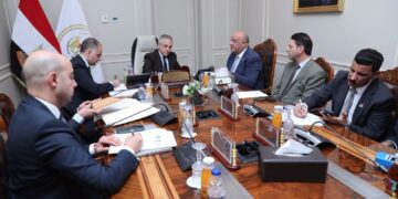 وزير العدل يلتقي نوابًا من البرلمان ويستجيب لعدد من طلباتهم بشكل عاجل .. صور