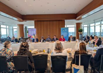 وزير الصحة يشارك في مائدة مستديرة لتسريع خدمات القبالة وتعزيز الأمن الصحي على هامش قمة برلين