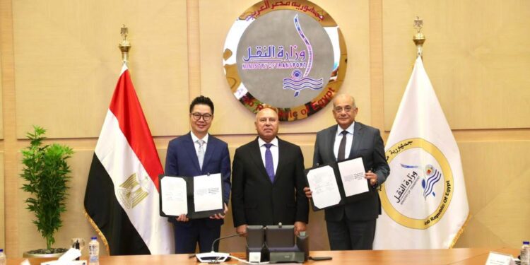 كامل الوزير يطلق مشروعًا جديدًا لتعزيز مكانة ميناء المكس عالميًا .. مذكرة تفاهم لاستقبال السفن العملاقة وتوفر آلاف فرص العمل