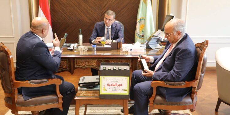 وزير الزراعة يطلق تشغيل معصرة الزيتون بالنثيلة لدعم مزارعي سيناء .. ويشيد بجهود مركز بحوث الصحراء .. صور