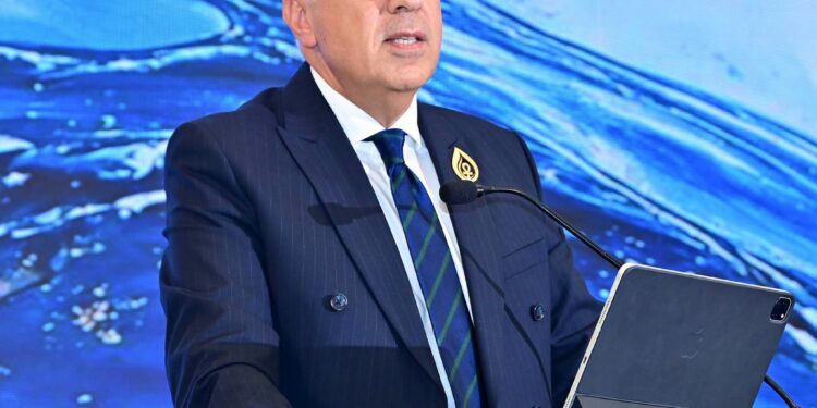 وزير الري يطلق النسخة الأولى من الكود المصري لأعمال الري والصرف لتوحيد المعايير الهندسية