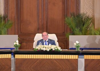 الرئيس السيسي: الحفاظ على مؤسسات الدولة ضمانة أساسية لمنع سقوطها .. ويوجه الداخلية بمبادرات لتعزيز ثقة المواطنين في الجهاز الأمني