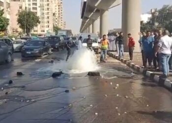 محافظ القاهرة: السيطرة على كسر بخط مياه عكرة بقطر 600 مم دون انقطاع المياه عن المواطنين