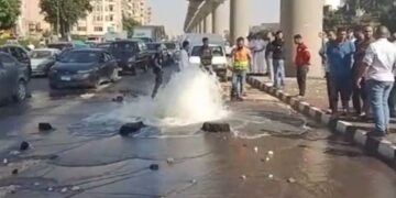 محافظ القاهرة: السيطرة على كسر بخط مياه عكرة بقطر 600 مم دون انقطاع المياه عن المواطنين