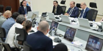 الصحة تبحث مع “اتصالات مصر” تعزيز التحول الرقمي وتطوير خدمات التأمين الصحي