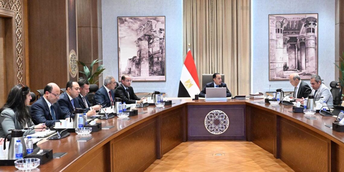 مدبولي يستعرض تطوير مطار العاصمة الجديدة .. ومقترحات لإنشاء منطقة استثمارية ولوجستية متكاملة