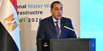 مدبولي: 635 مليار جنيه استثمارات لتطوير مياه الشرب والصرف الصحي خلال 12 عامًا .. الأمن المائي أولوية استراتيجية .. والتوسع في تحلية مياه البحر ومعالجة الصرف الصحي ضرورة لمواجهة التحديات المستقبلية