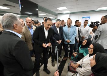 بـ360 سريرًا و15 غرفة عمليات .. رئيس الوزراء يفتتح صرحًا طبيًا جديدًا للمرحلة الأولى من مستشفى السويس الجامعي .. ويوجه بتوفير الأدوية والمستلزمات الطبية .. صور