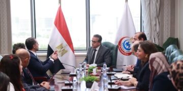 وزير الصحة يبحث مع «GSK» التعاون في الأدوية واللقاحات وتوطين الصناعة وإجراء الأبحاث الإكلينيكية