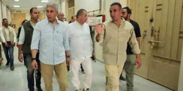 وزير السياحة والآثار يتفقد مقبرتي «نفروكاهاي» والملكة «نبت» بسقارة.. ويوجه بسرعة تشغيل مخزنين متحفيين جديدين