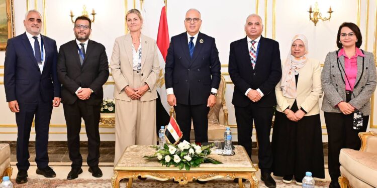 وزير الري يبحث مع «إيفاد» تسريع تنفيذ مشروع «CROWN» وتعزيز التعاون في إدارة المياه والتكيف المناخي .. صور