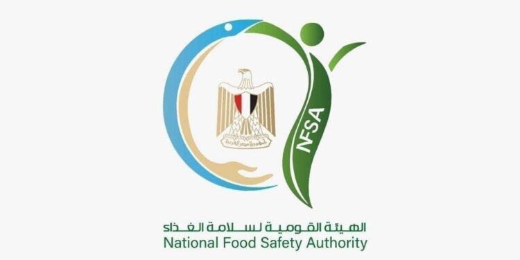 “سلامة الغذاء ” تفحص فيديو متداولًا عن تداول الدواجن بمطعم في بهتيم .. وتحرر محضرًا بالمخالفات