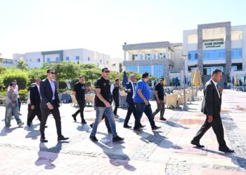 وزير الشباب والرياضة يتفقد نادي النادي بأكتوبر ويوجه بتطوير الخدمات ودراسة استغلال أرض لإقامة منشأة رياضية .. صور
