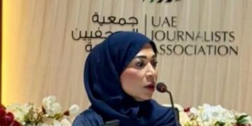 فضيلة المعيني تحصد جائزة «الشخصية الصحفية الخليجية لعام 2026» في مسقط